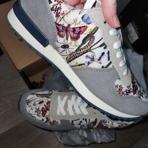 Inkkas Gray/white Floral Butterfly Women's Sneakers